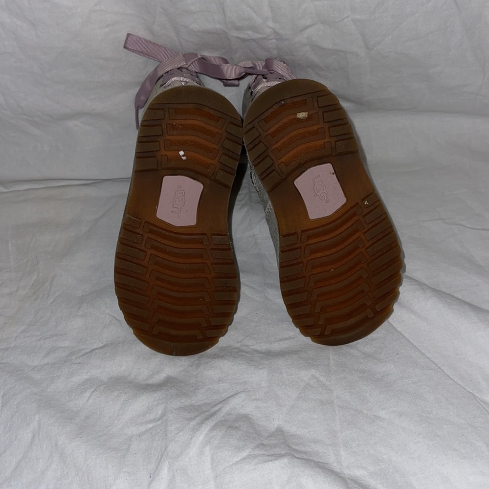 UGGs - Picture 4 of 4